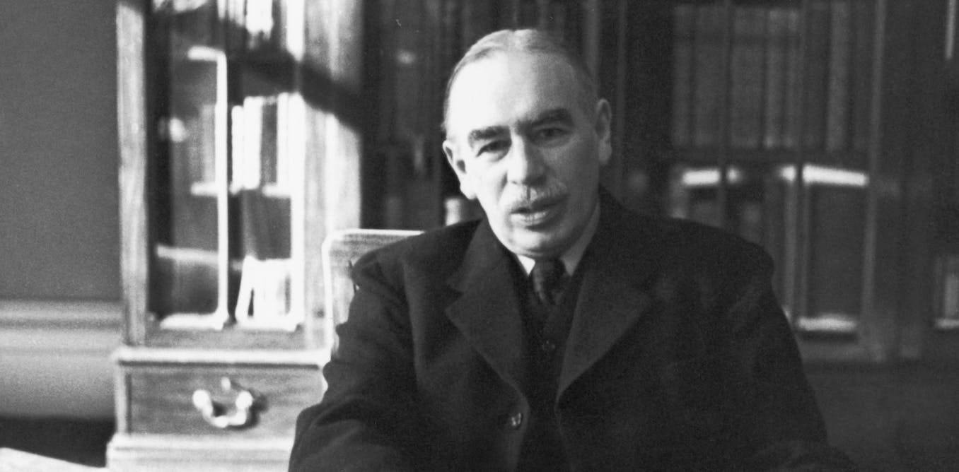 Experience L'Argent de la Vieille: Amanda Lear's Iconic Play of Greed and Laughter